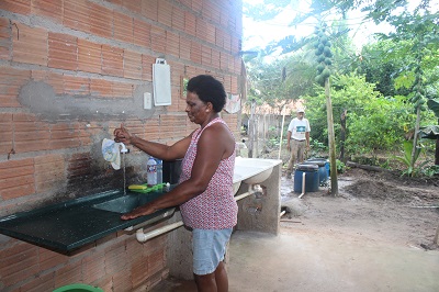Sistema de Tratamento e reuso de água instalado na casa do agricultores Francisco e Osmarina , no P.A. Ouro Verde. 